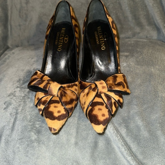 Valentino Garavani Animal Print Heels size 7.5 - Picture 12 of 12